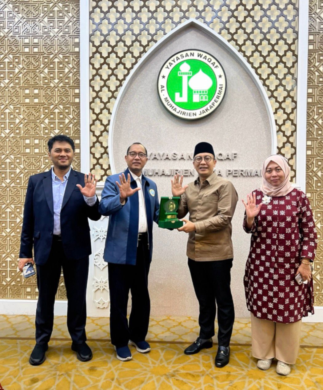 Receive a courtesy visit from the of Prof.Dr.Suparto, S.H., M.Hum - Universitas Airlangga.