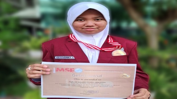 Aqilah Khairunnisa Arifandi Wins 2 Gold Medals at the International Mathematics, Science, and English Olympiad (IMSEO)