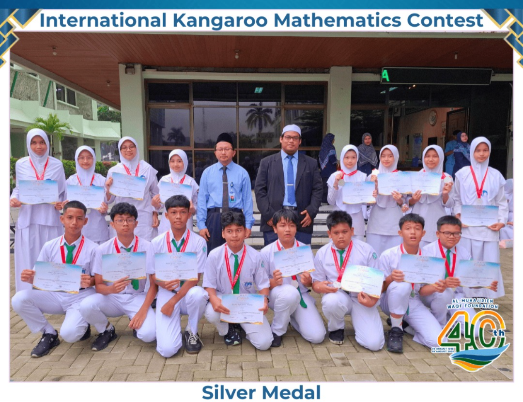 A student of Al Azhar 9 Islamic Junior High School won a Silver Medal at the International Kangaroo Mathematics Contest