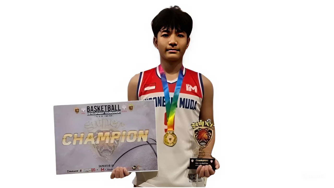 Talented Young Athlete! Rangga Pradipta Raditya Wins 1st Place at the Sniper Development Basketball Tournament