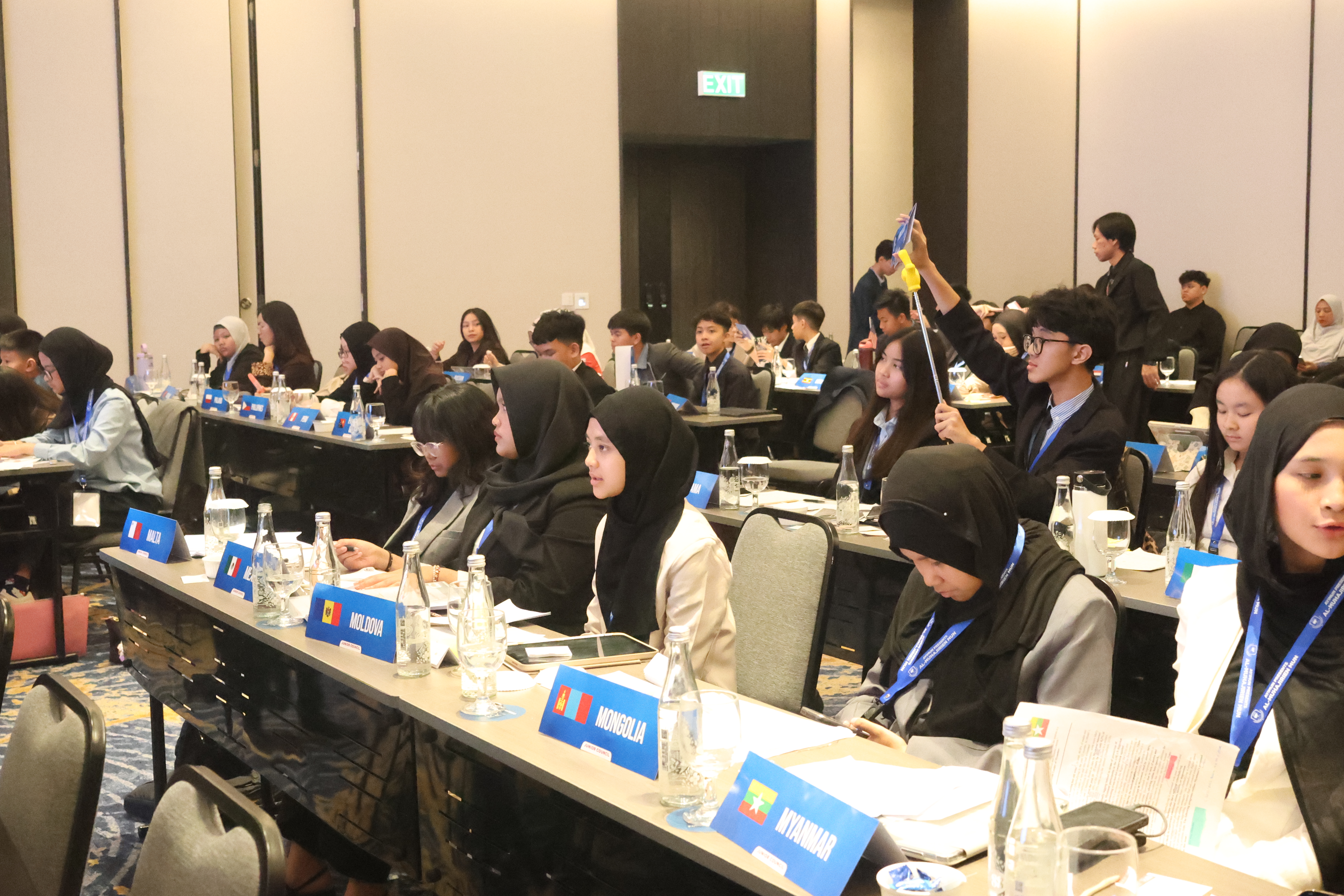 Stepping onto the Global Stage: Al Azhar 9 Islamic Elementary School Delegates Shine at AYIMUN