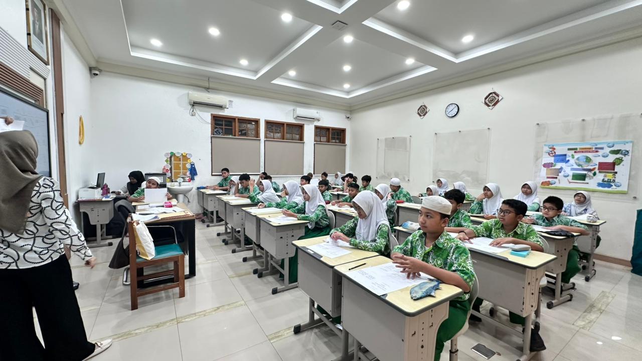 APSUS Activity at SD Al Azhar 6 Jakapermai 🌟📚